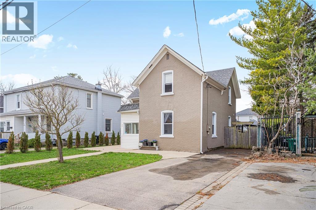 82 Bond Street, Cambridge, Ontario  N1R 4B6 - Photo 3 - 40821392