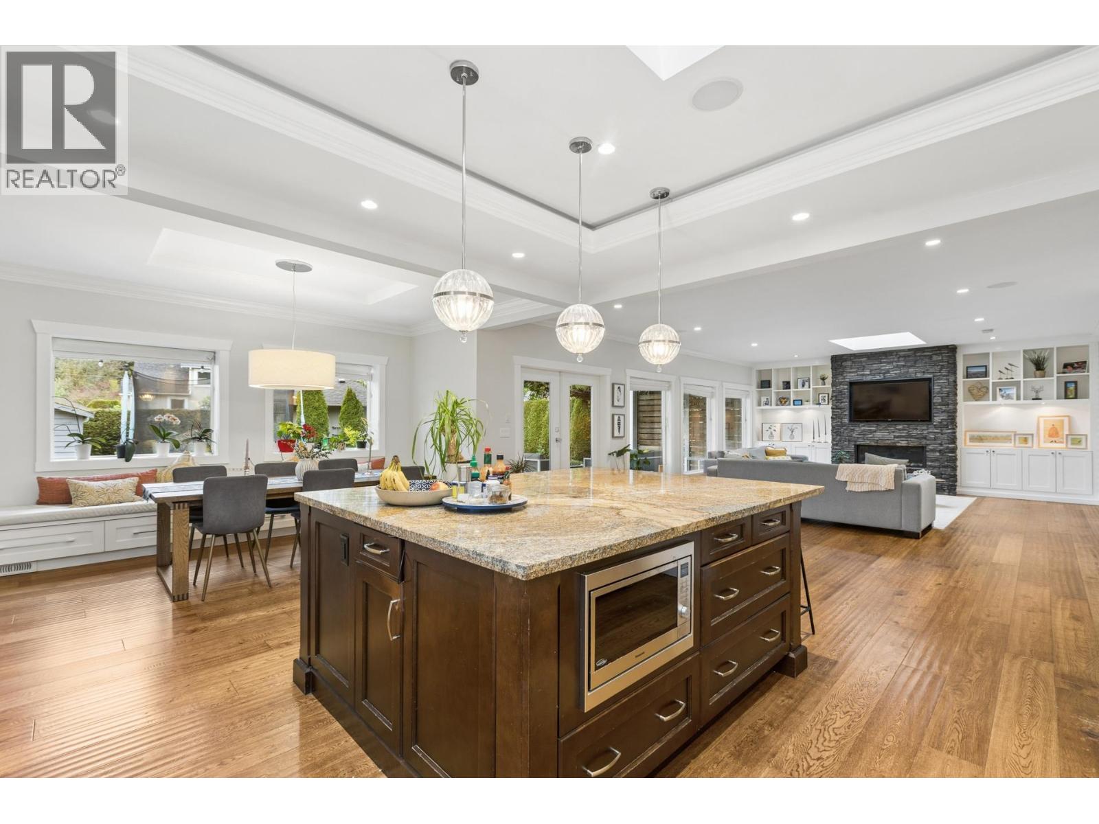 3476 Wellington Crescent, North Vancouver, British Columbia  V7R 3B4 - Photo 10 - R3112440