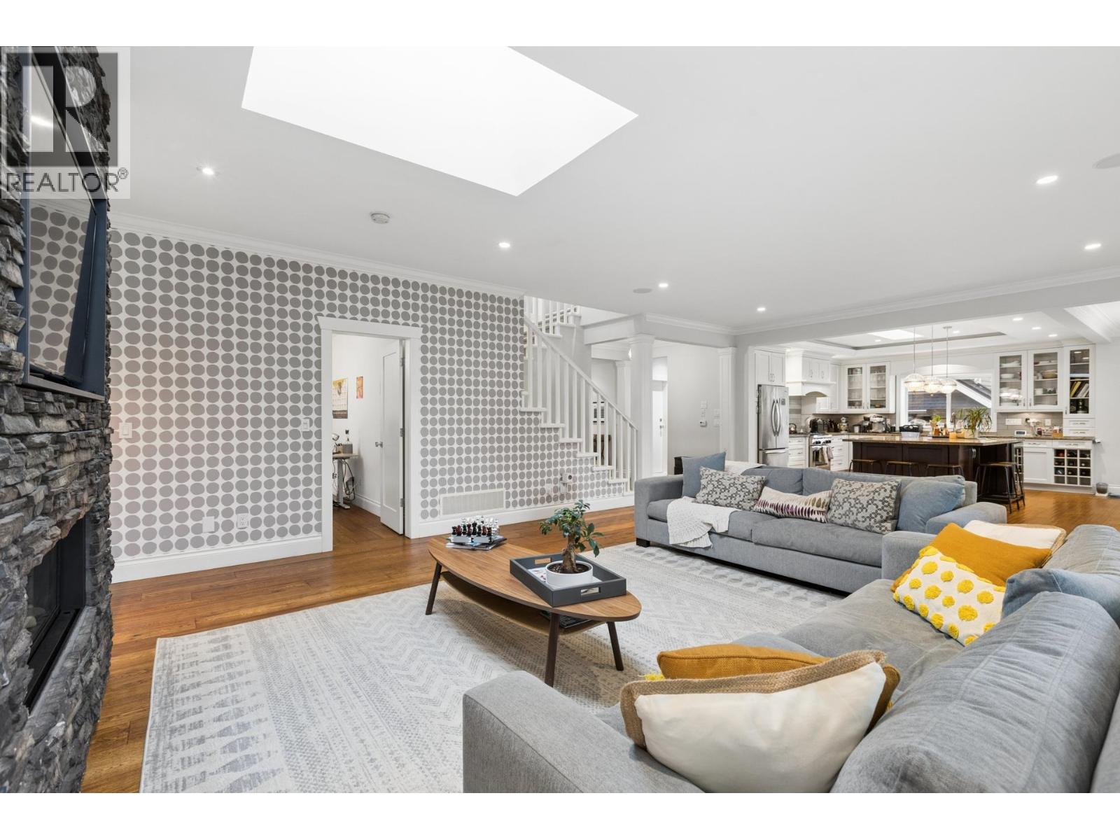 3476 Wellington Crescent, North Vancouver, British Columbia  V7R 3B4 - Photo 8 - R3112440