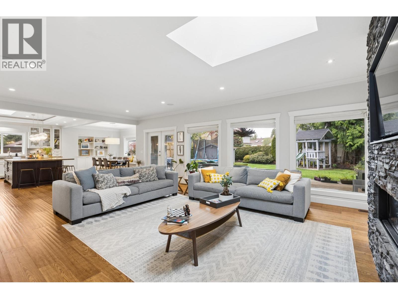 3476 Wellington Crescent, North Vancouver, British Columbia  V7R 3B4 - Photo 9 - R3112440