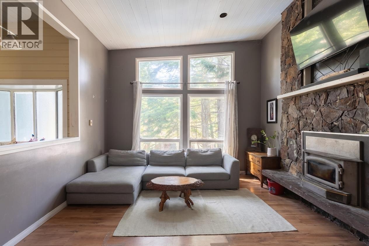 4040 Midnight Way, Squamish, British Columbia  V0N 1H0 - Photo 3 - R3112441