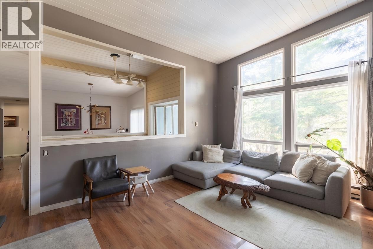 4040 Midnight Way, Squamish, British Columbia  V0N 1H0 - Photo 4 - R3112441