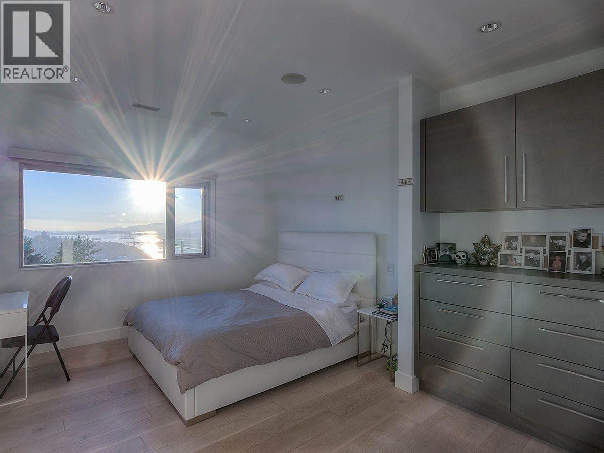 389 N Glynde Avenue, Burnaby, British Columbia  V5B 1H1 - Photo 31 - R3112459