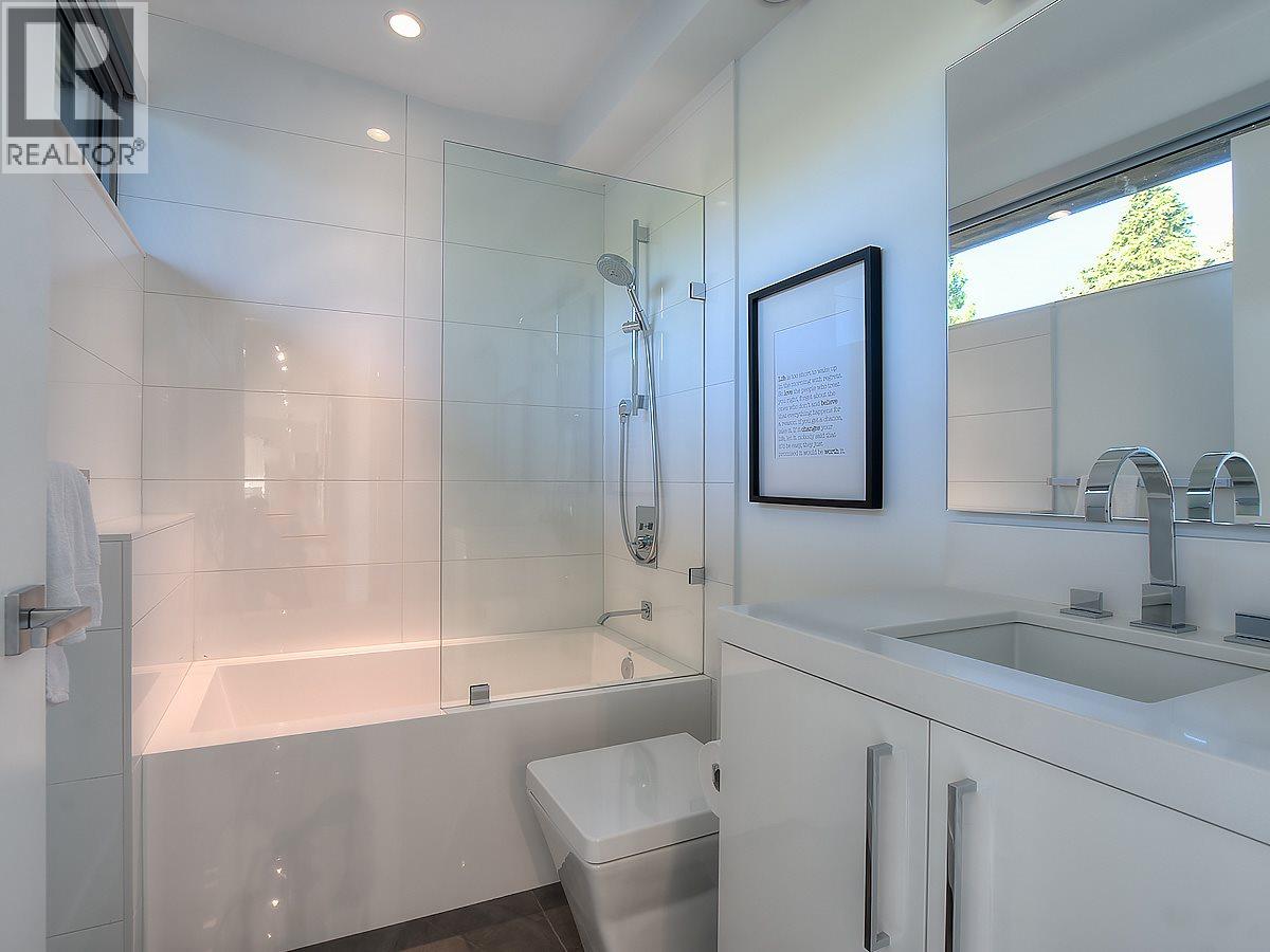 389 N Glynde Avenue, Burnaby, British Columbia  V5B 1H1 - Photo 33 - R3112459