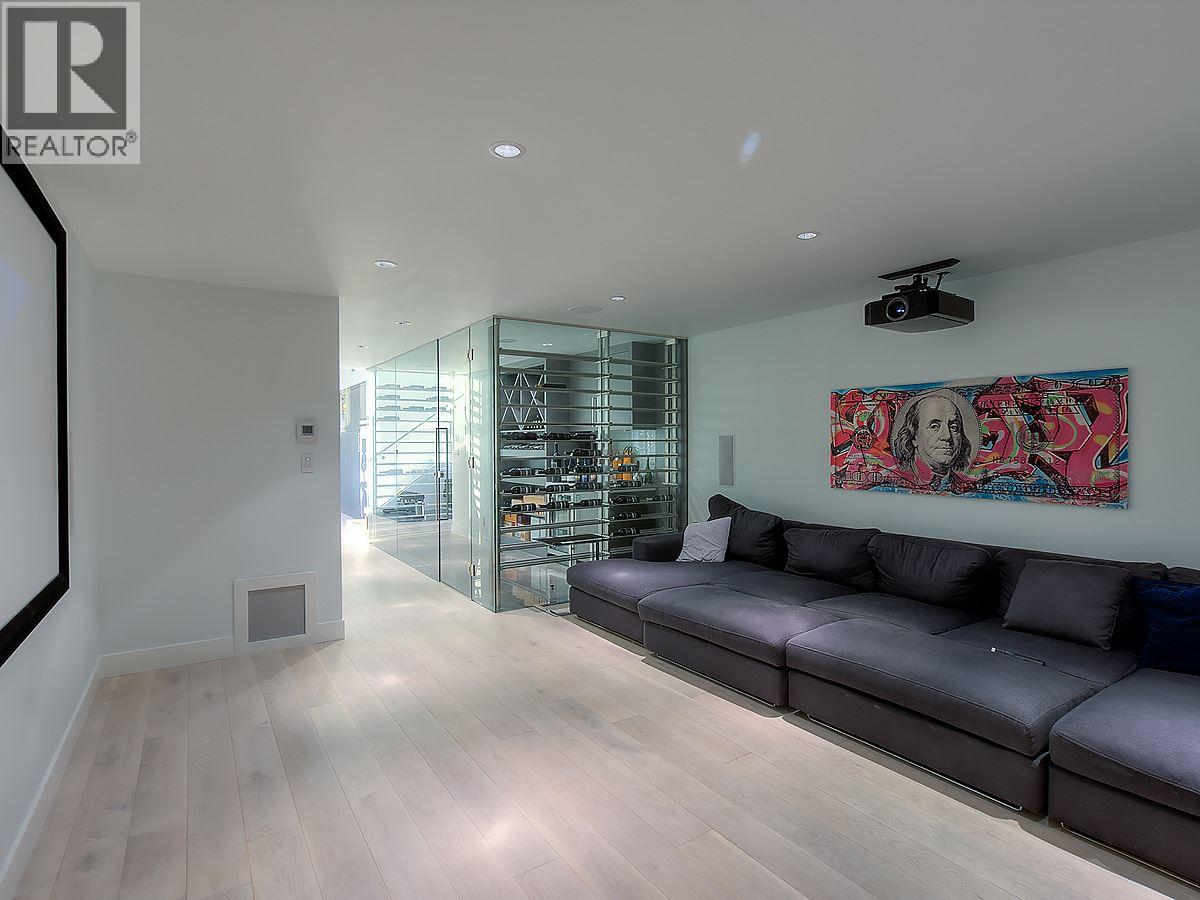 389 N Glynde Avenue, Burnaby, British Columbia  V5B 1H1 - Photo 38 - R3112459