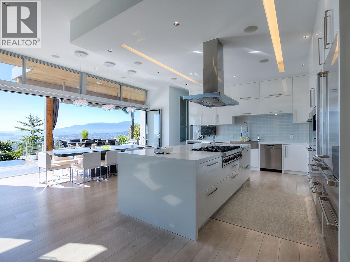 389 N Glynde Avenue, Burnaby, British Columbia  V5B 1H1 - Photo 4 - R3112459