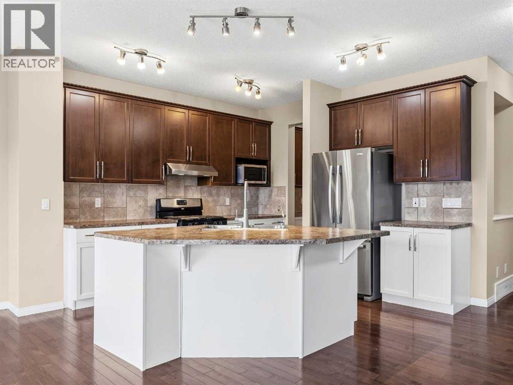 32 Panatella Parade Nw, Calgary, Alberta  T3K 0T8 - Photo 3 - A2302640