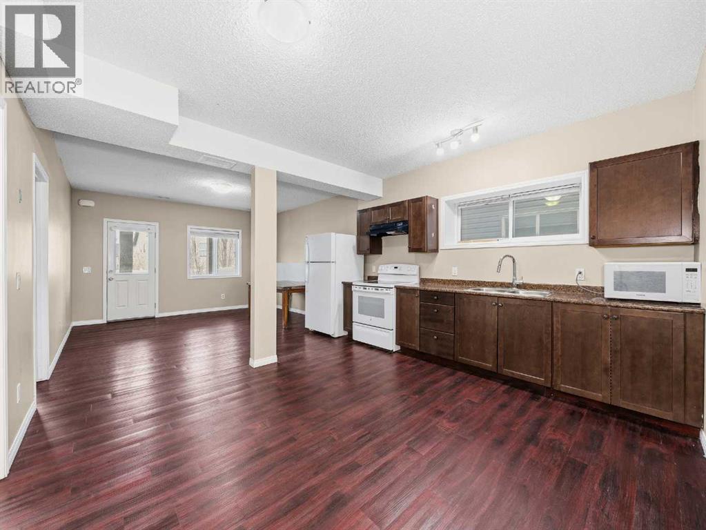 32 Panatella Parade Nw, Calgary, Alberta  T3K 0T8 - Photo 31 - A2302640