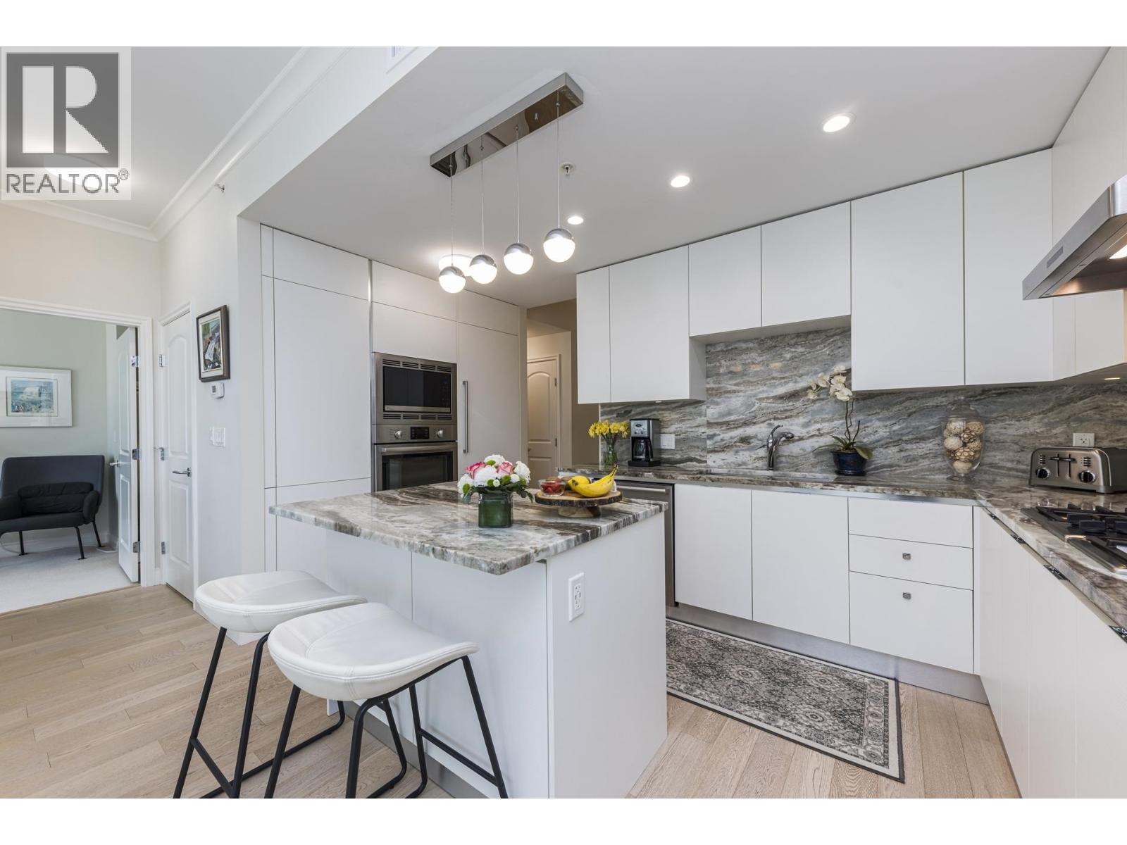 303 185 Victory Ship Way, North Vancouver, British Columbia  V7L 0G2 - Photo 4 - R3112461