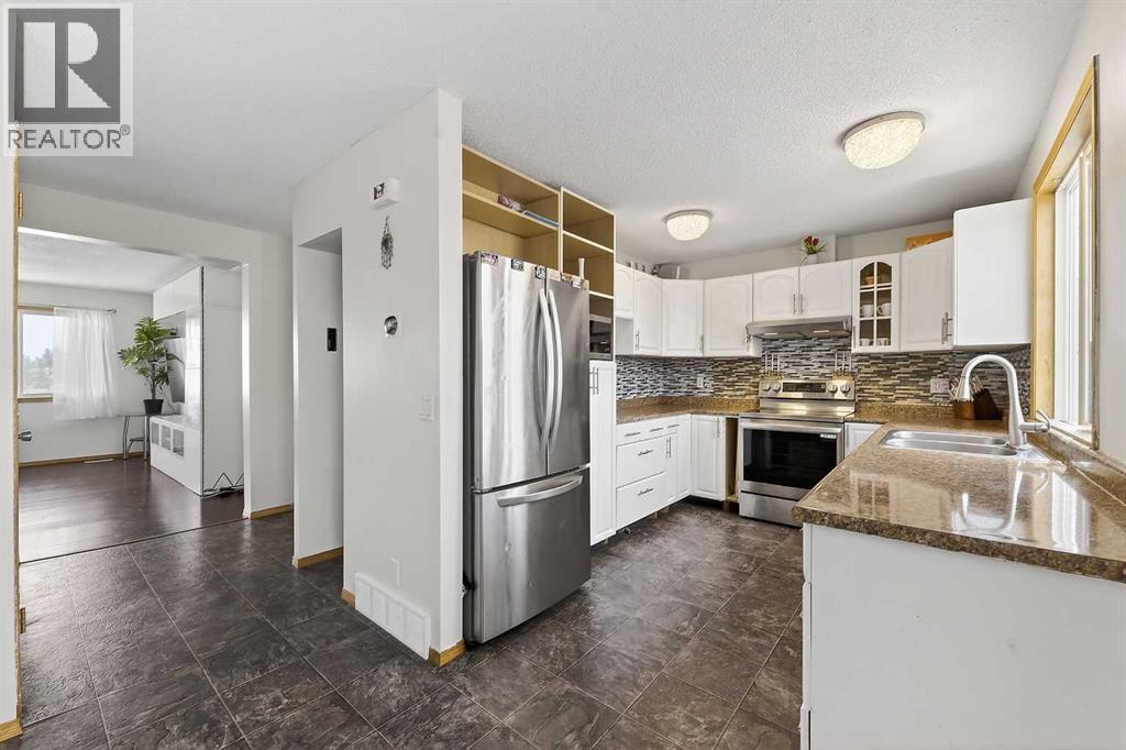 533 Summerwood Place SE, Airdrie, Alberta  T4B 1W9 - Photo 9 - A2301866