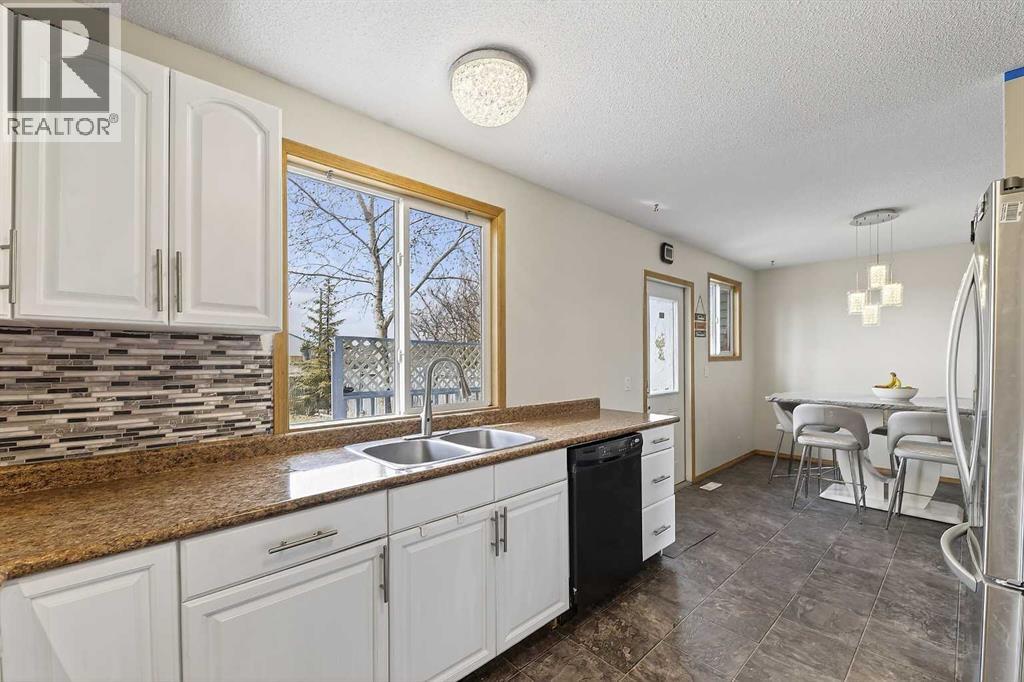 533 Summerwood Place SE, Airdrie, Alberta  T4B 1W9 - Photo 14 - A2301866