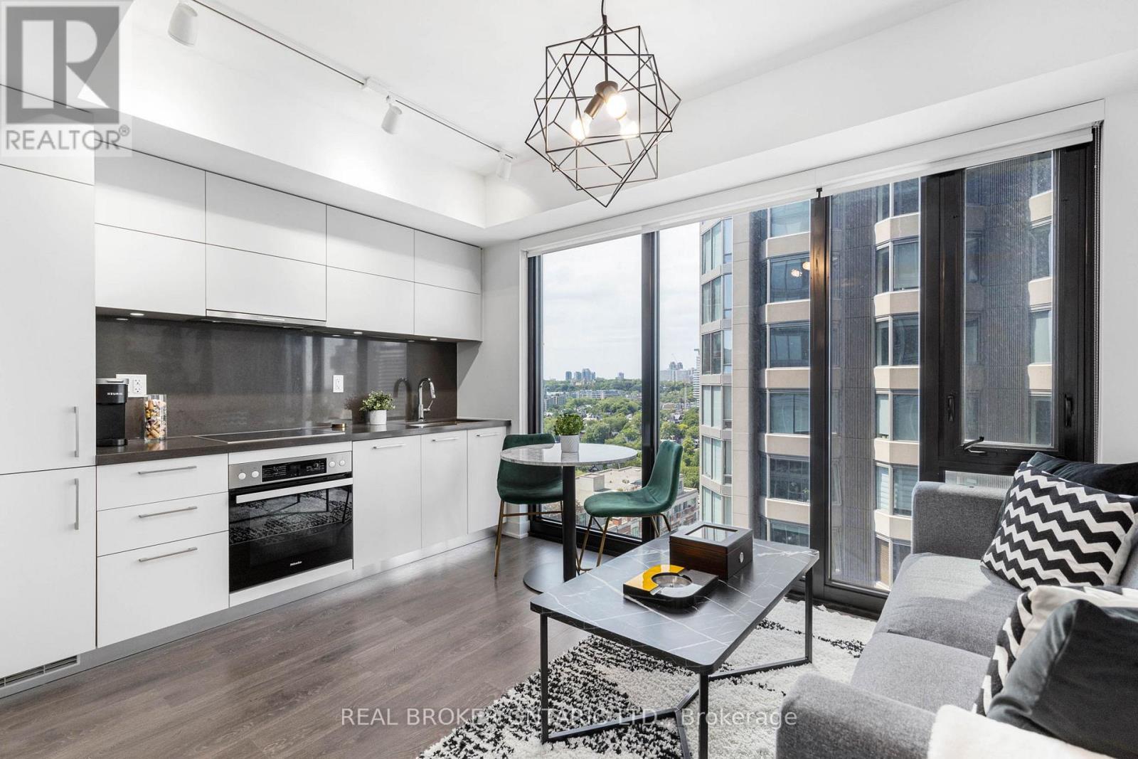 1913 - 188 CUMBERLAND STREET, Toronto, Ontario