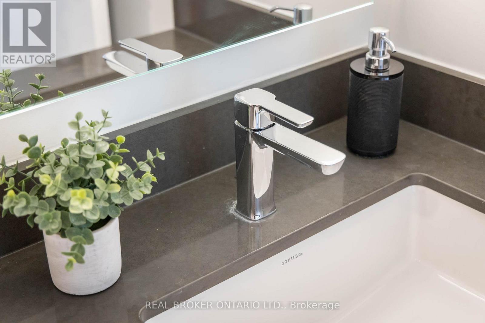 1913 - 188 Cumberland Street, Toronto, Ontario  M5R 2G3 - Photo 13 - C13009252