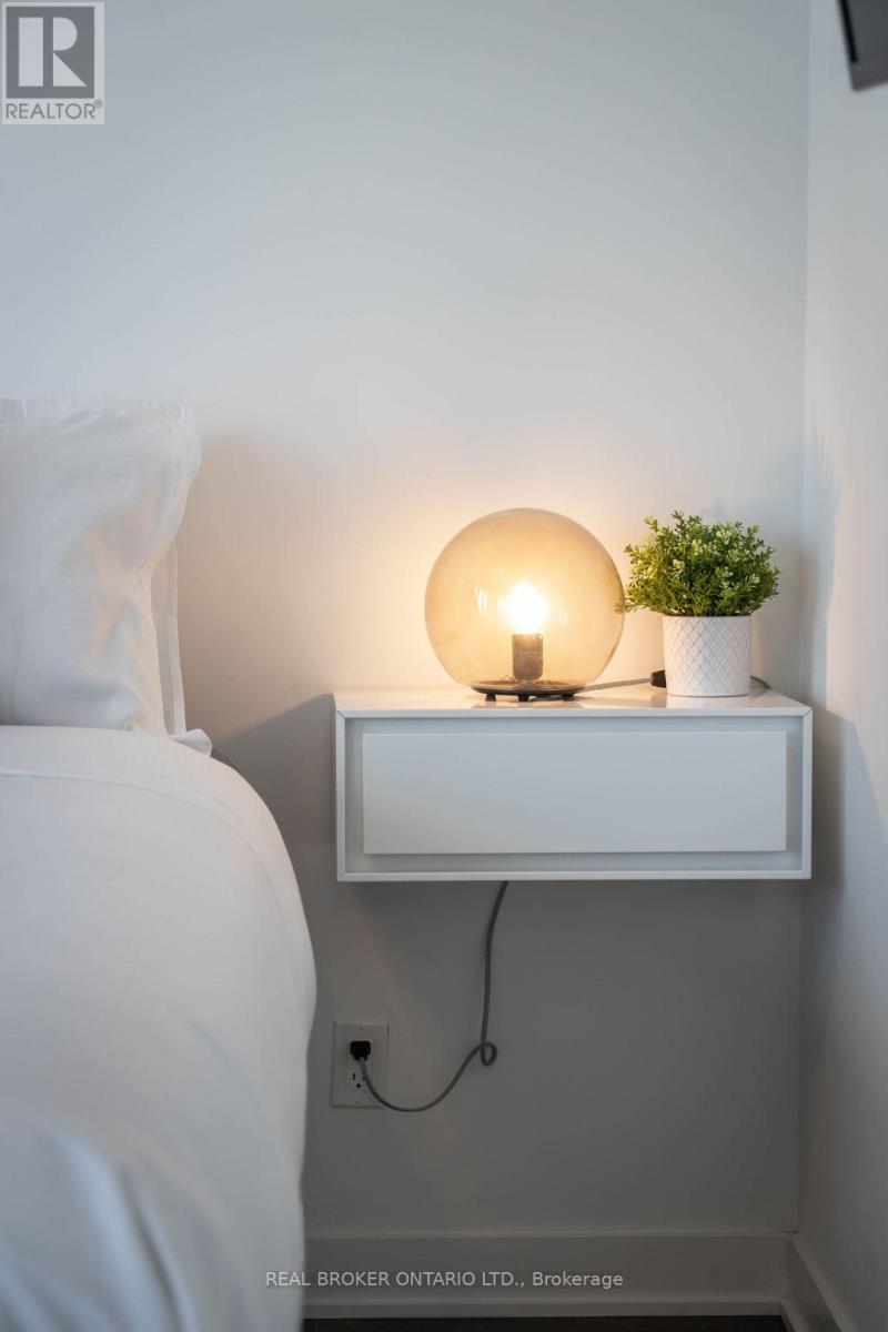 1913 - 188 Cumberland Street, Toronto, Ontario  M5R 2G3 - Photo 19 - C13009252