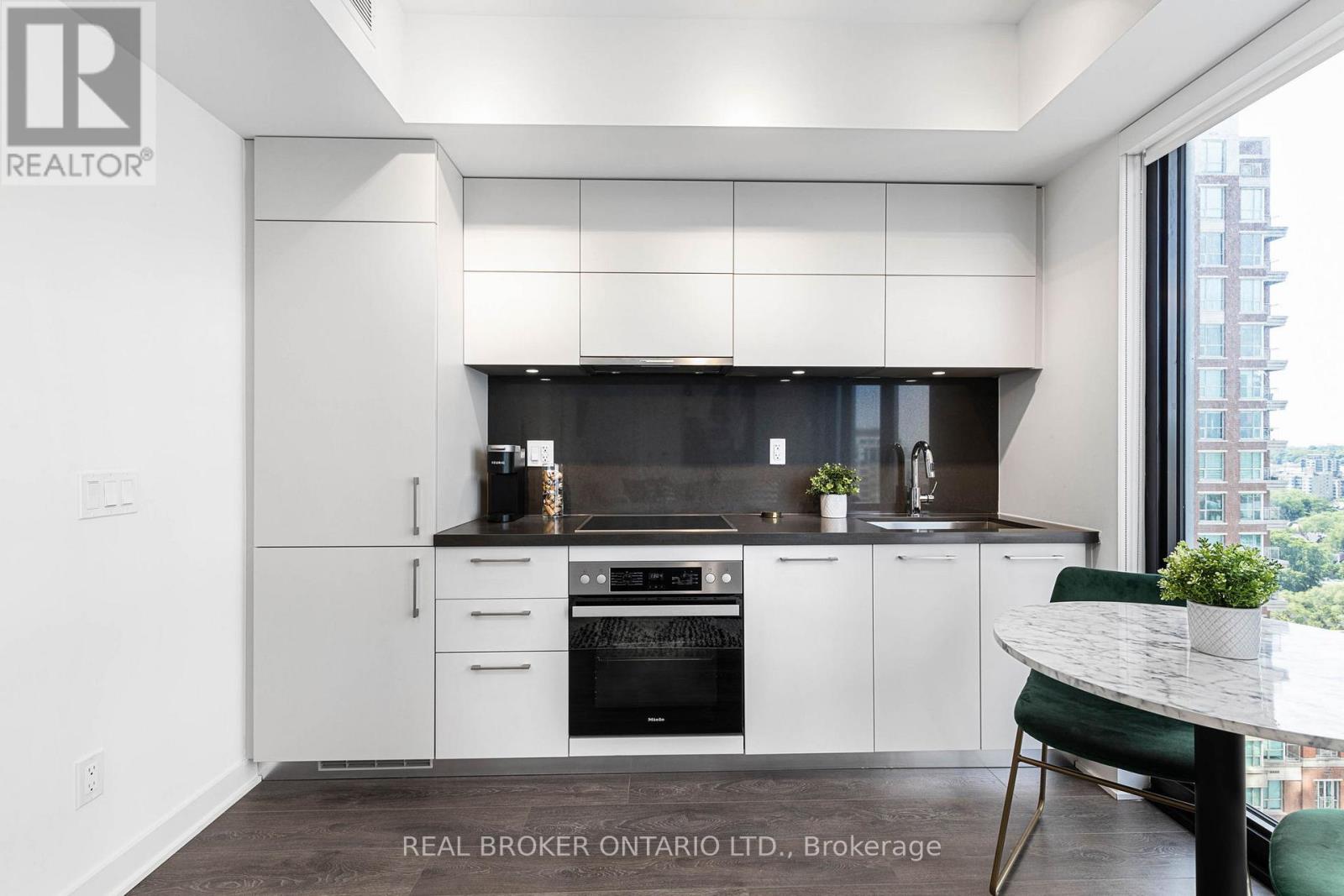 1913 - 188 Cumberland Street, Toronto, Ontario  M5R 2G3 - Photo 3 - C13009252