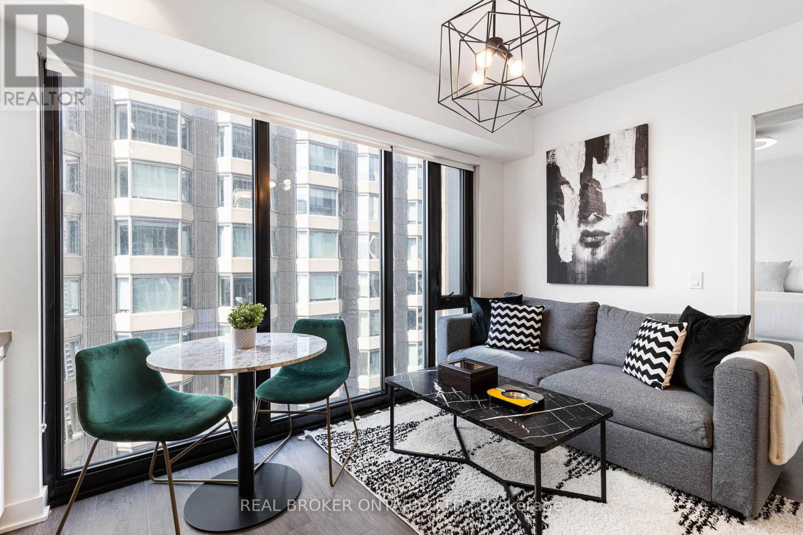 1913 - 188 Cumberland Street, Toronto, Ontario  M5R 2G3 - Photo 4 - C13009252