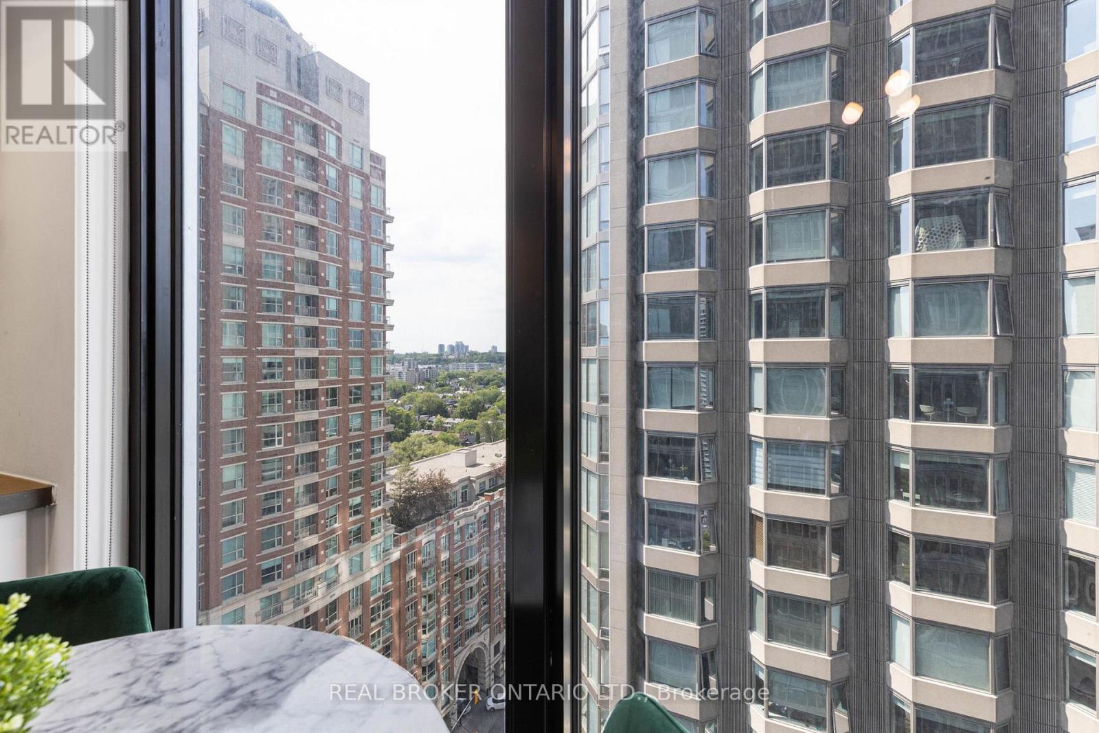 1913 - 188 Cumberland Street, Toronto, Ontario  M5R 2G3 - Photo 6 - C13009252