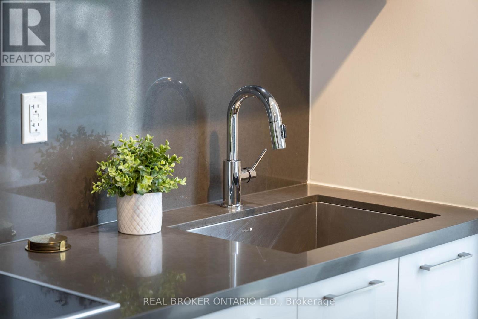 1913 - 188 Cumberland Street, Toronto, Ontario  M5R 2G3 - Photo 7 - C13009252