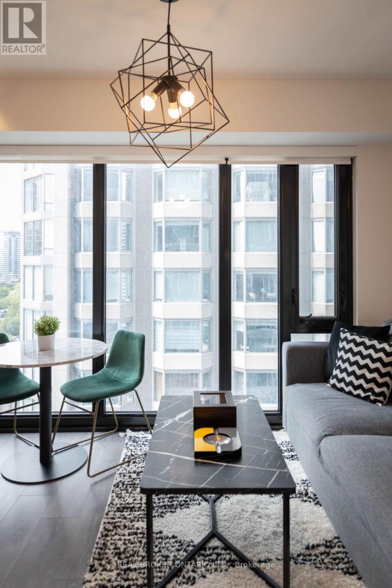 1913 - 188 Cumberland Street, Toronto, Ontario  M5R 2G3 - Photo 8 - C13009252