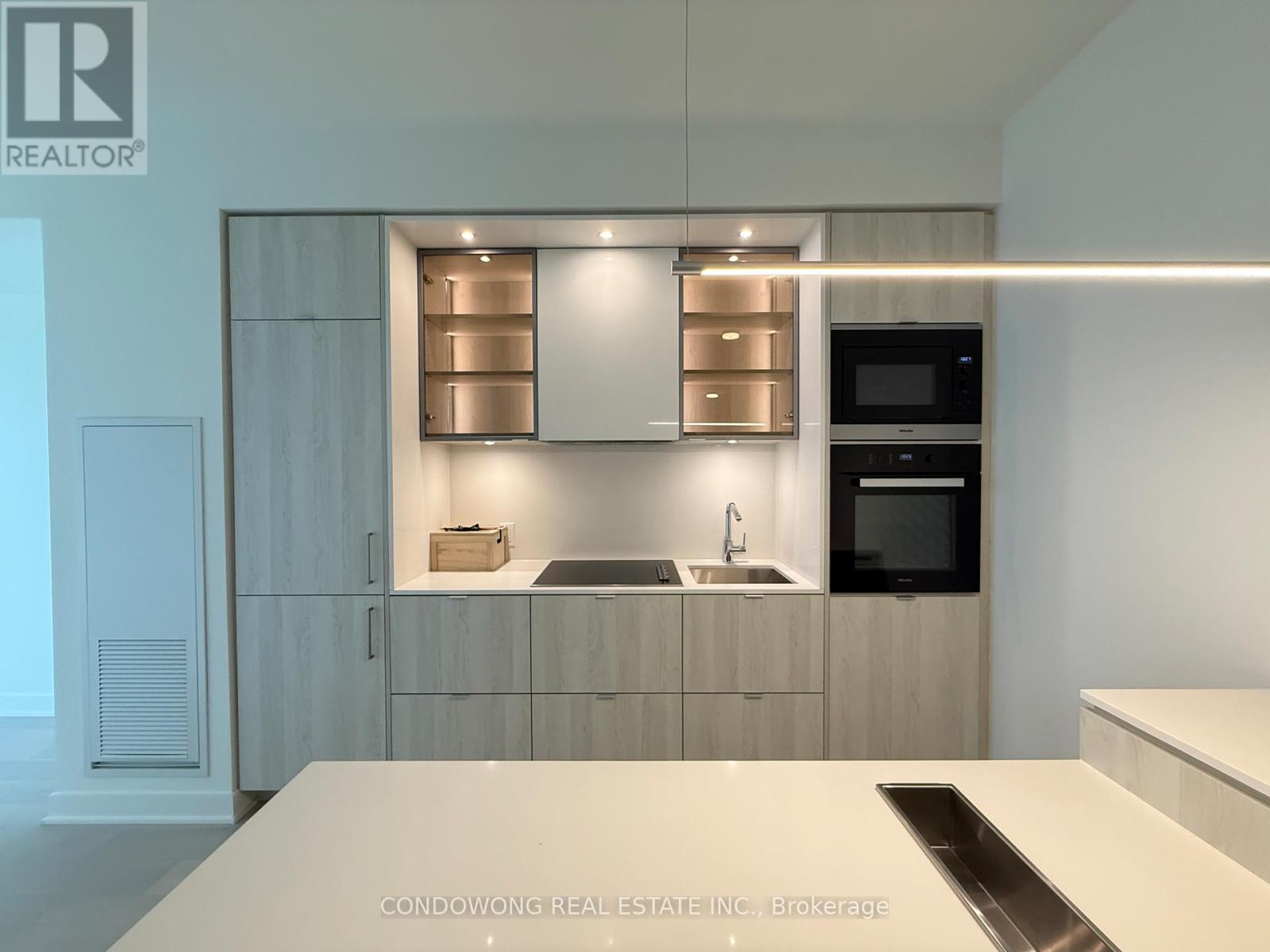 3105 - 11 Yorkville Avenue, Toronto, Ontario  M4W 0B7 - Photo 2 - C13009326