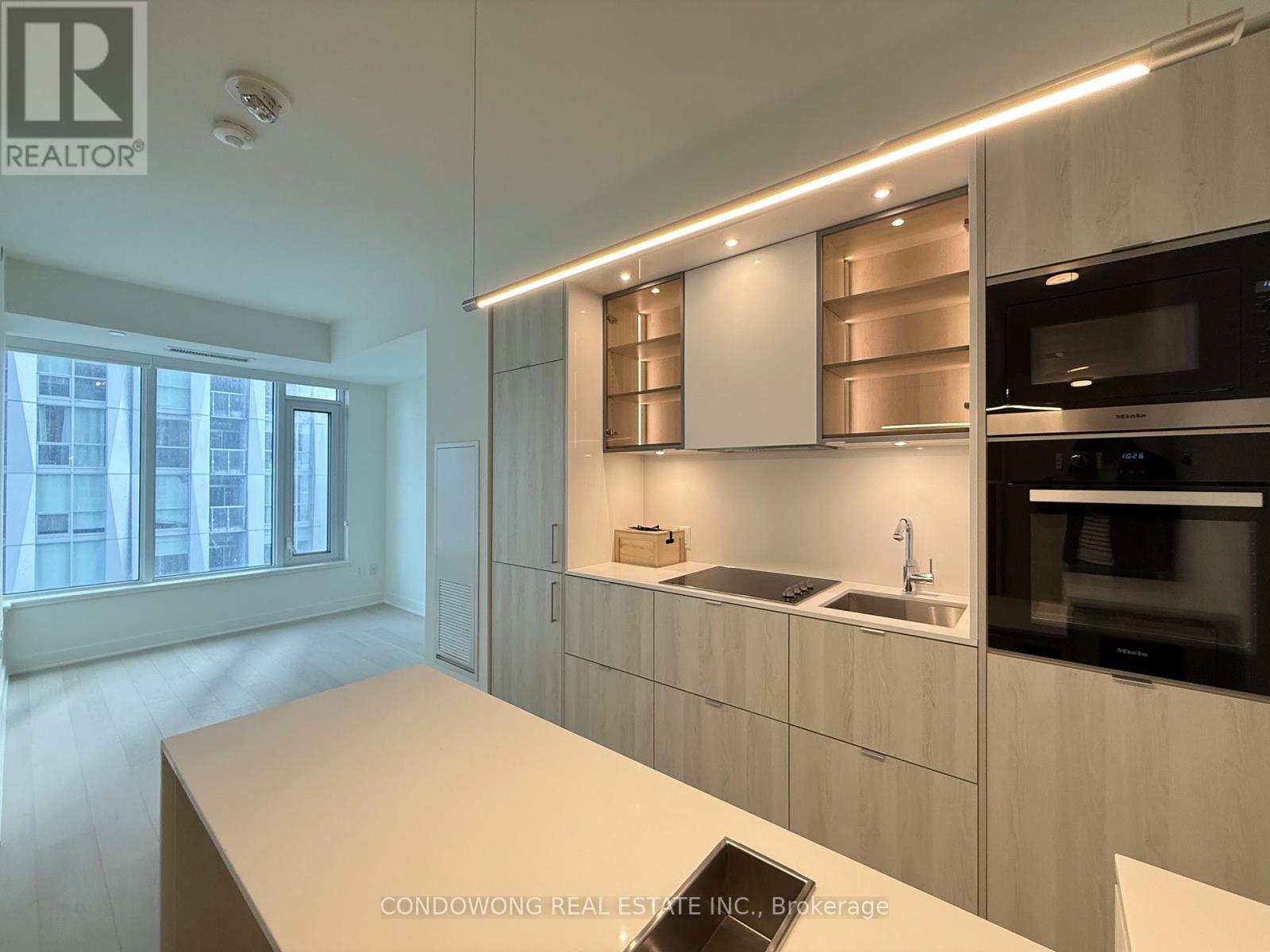 3105 - 11 Yorkville Avenue, Toronto, Ontario  M4W 0B7 - Photo 3 - C13009326