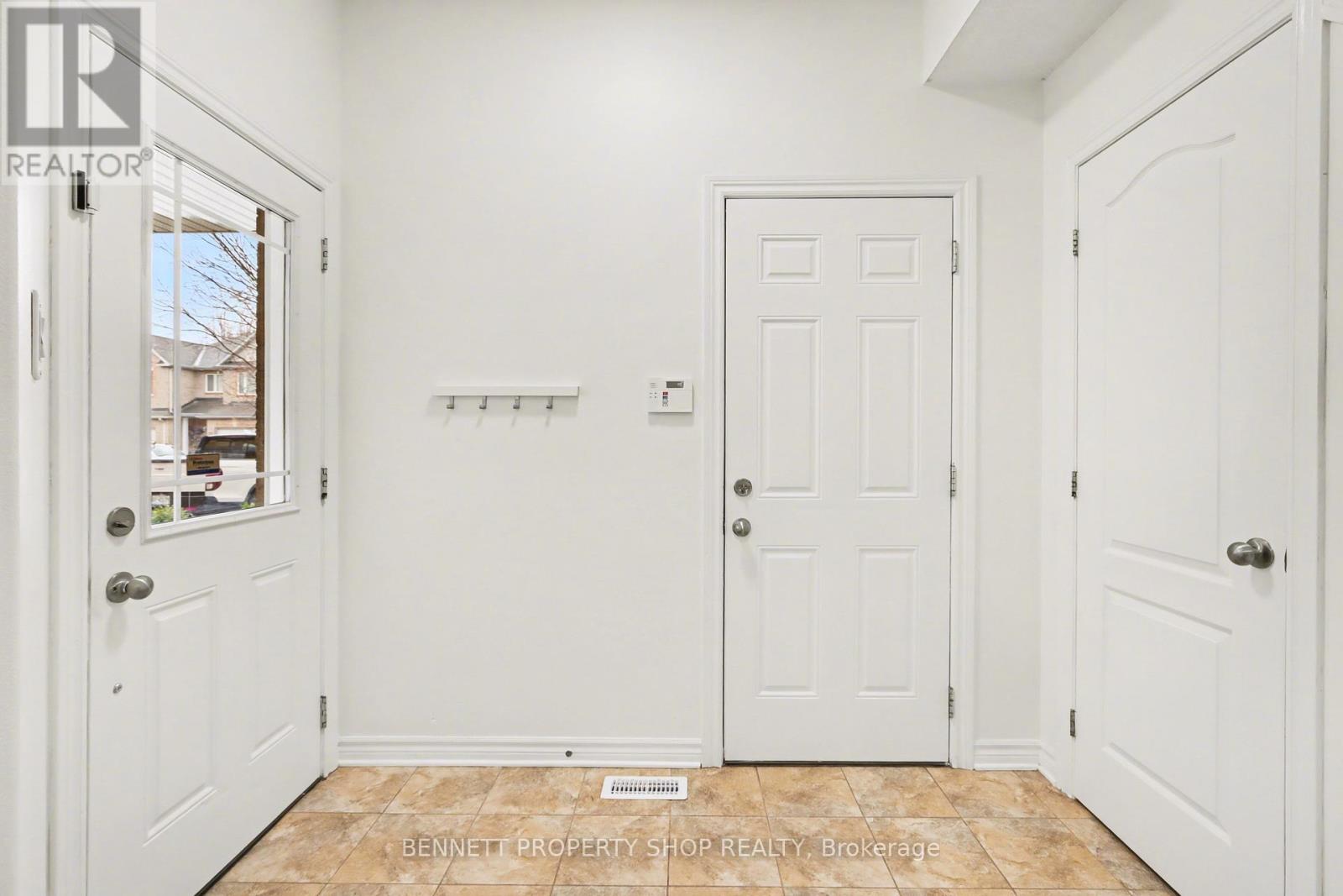 204 Talltree Crescent, Ottawa, Ontario  K2S 0A9 - Photo 2 - X13009254