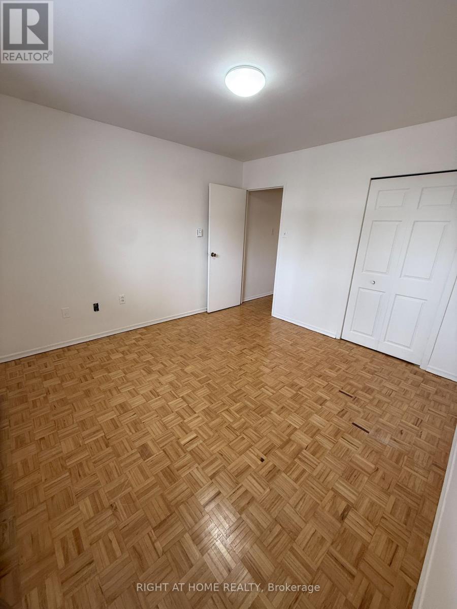 203 - 95 Taunton Road E, Oshawa, Ontario  L1G 3T6 - Photo 9 - E13009256