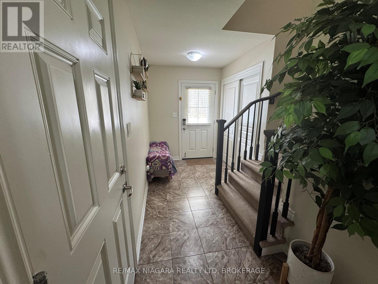 7905 Oldfield Road, Niagara Falls, Ontario  L2G 3J8 - Photo 2 - X13009250