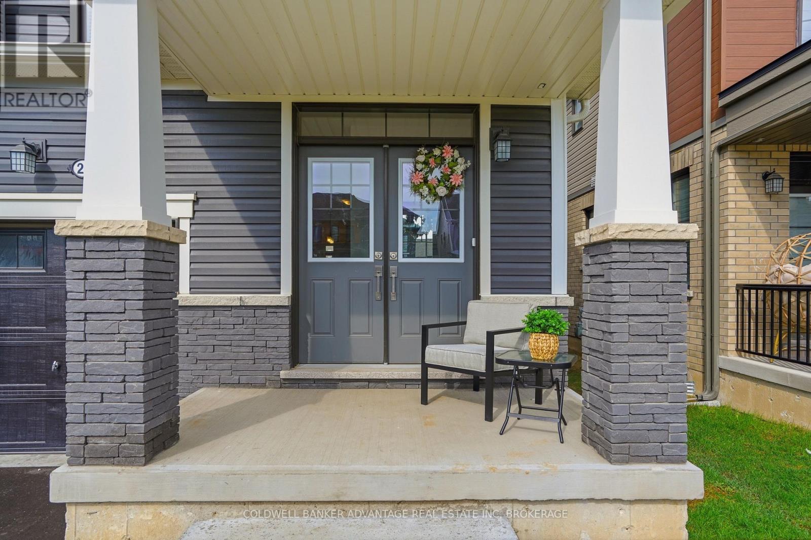 21 Blackberry Lane, Thorold, Ontario  L0S 1K0 - Photo 3 - X13009294