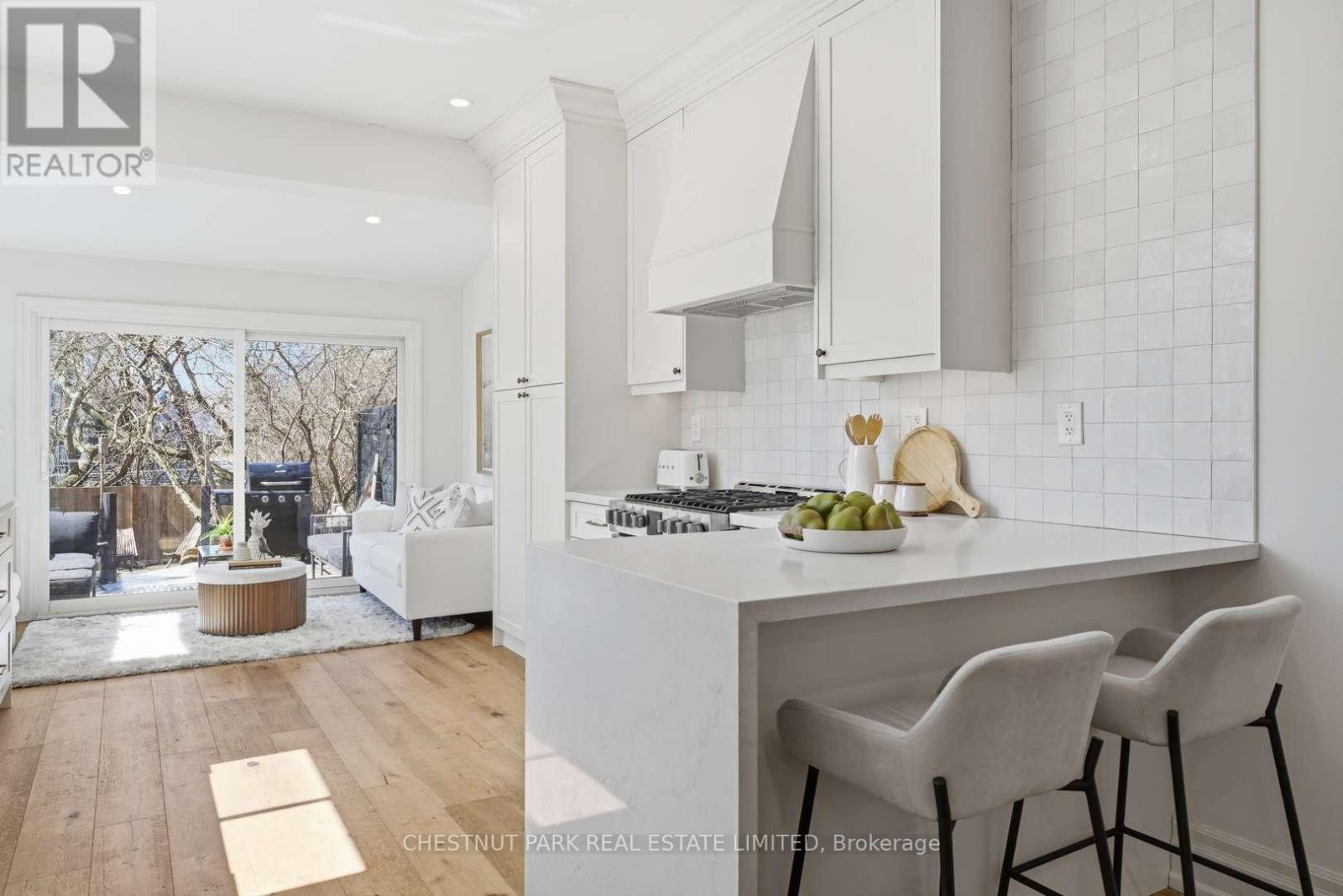 430 Jones Avenue, Toronto, Ontario  M4J 3G3 - Photo 7 - E13008122