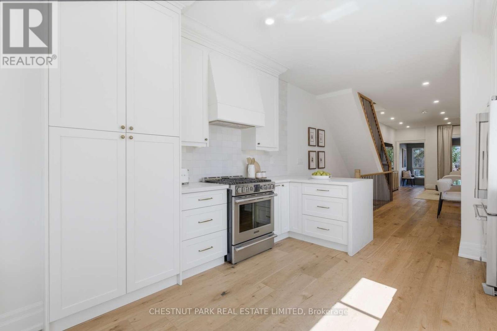 430 Jones Avenue, Toronto, Ontario  M4J 3G3 - Photo 8 - E13008122