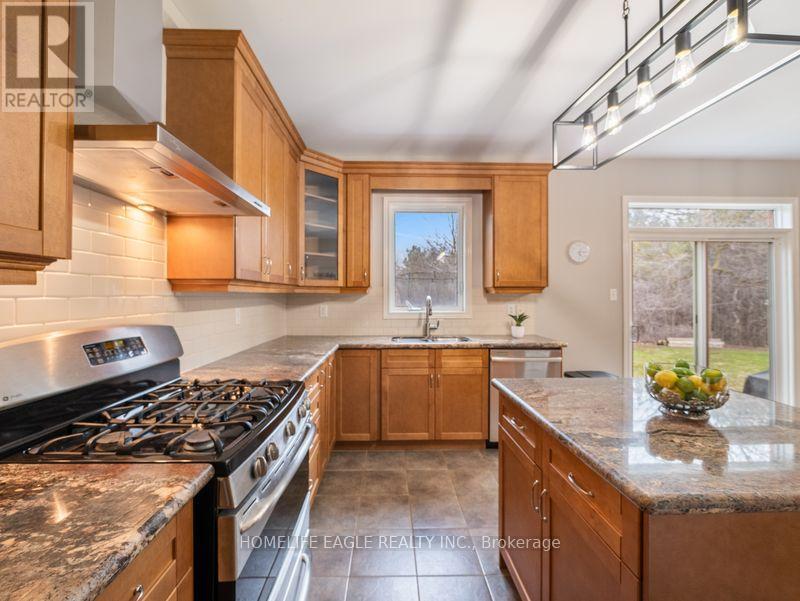 10 Fields Court, Aurora, Ontario  L4G 0J5 - Photo 14 - N13009216