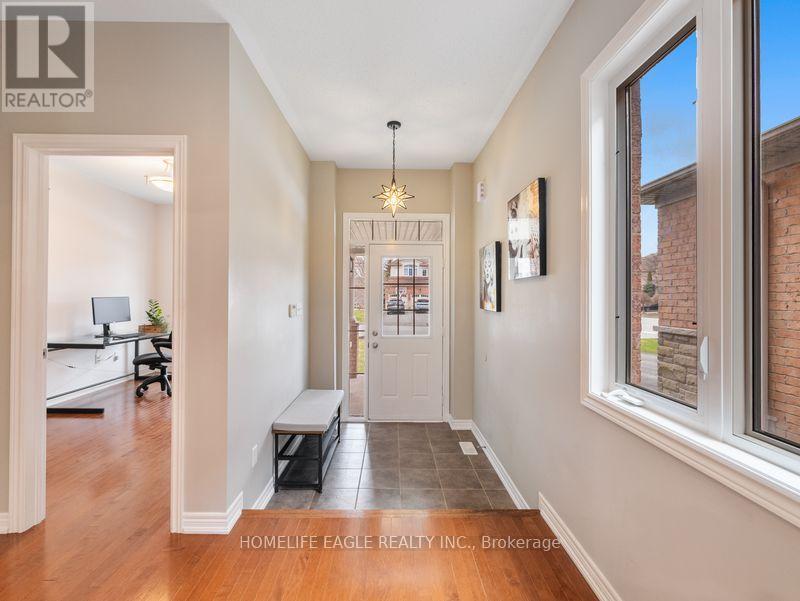 10 Fields Court, Aurora, Ontario  L4G 0J5 - Photo 3 - N13009216