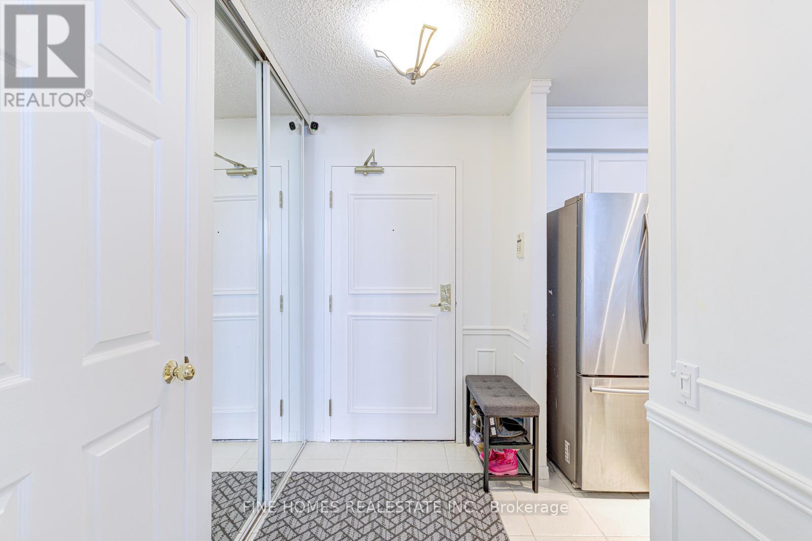 1 Emerald Lane, Vaughan, Ontario  L4J 8N2 - Photo 4 - N13009278