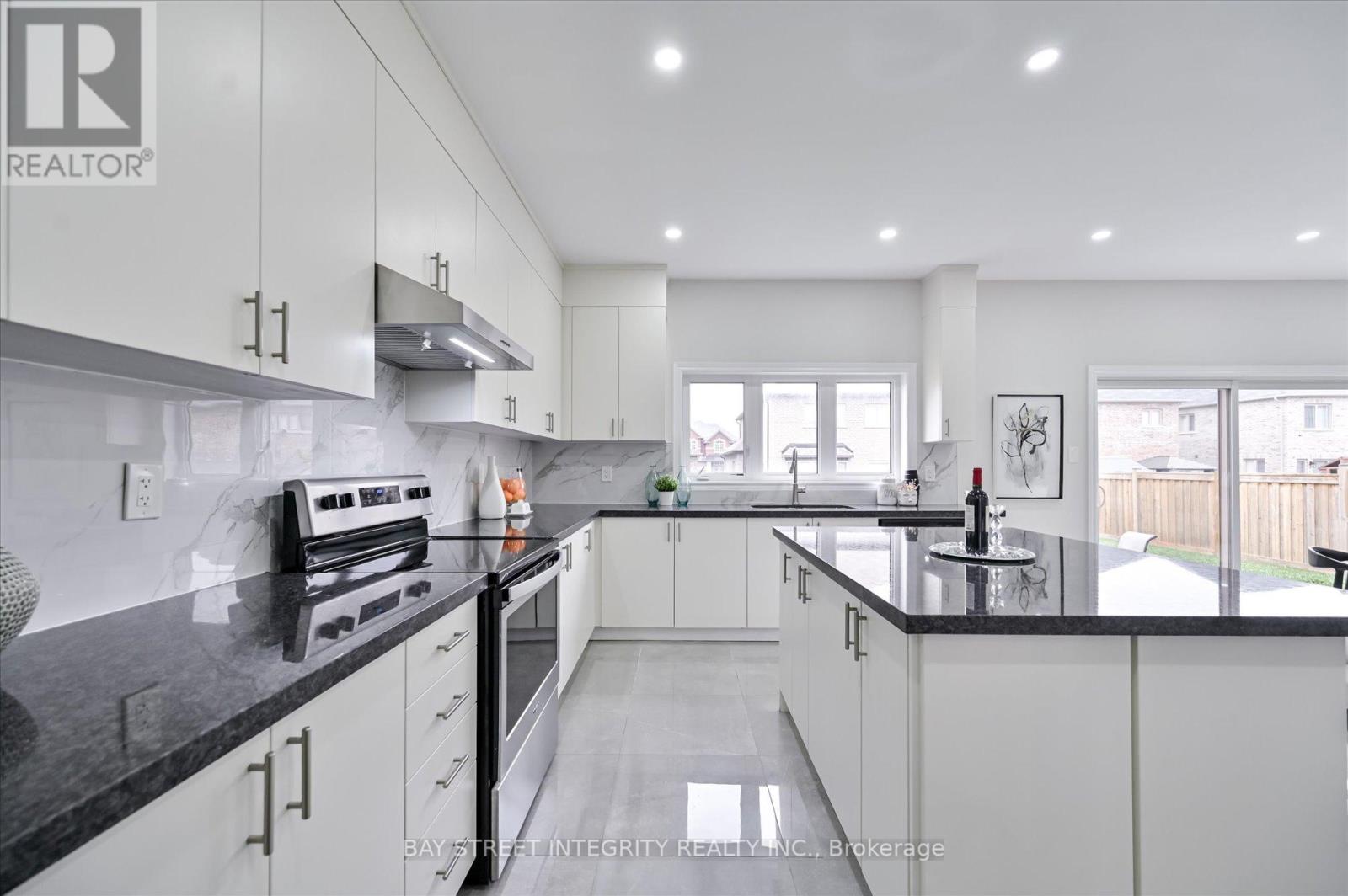 1726 Emberton Way, Innisfil, Ontario  L9S 0A8 - Photo 11 - N13009322