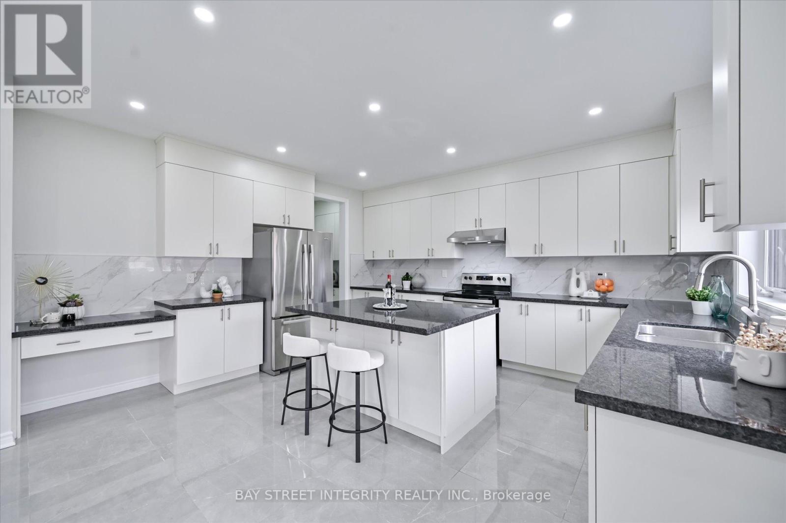 1726 Emberton Way, Innisfil, Ontario  L9S 0A8 - Photo 15 - N13009322