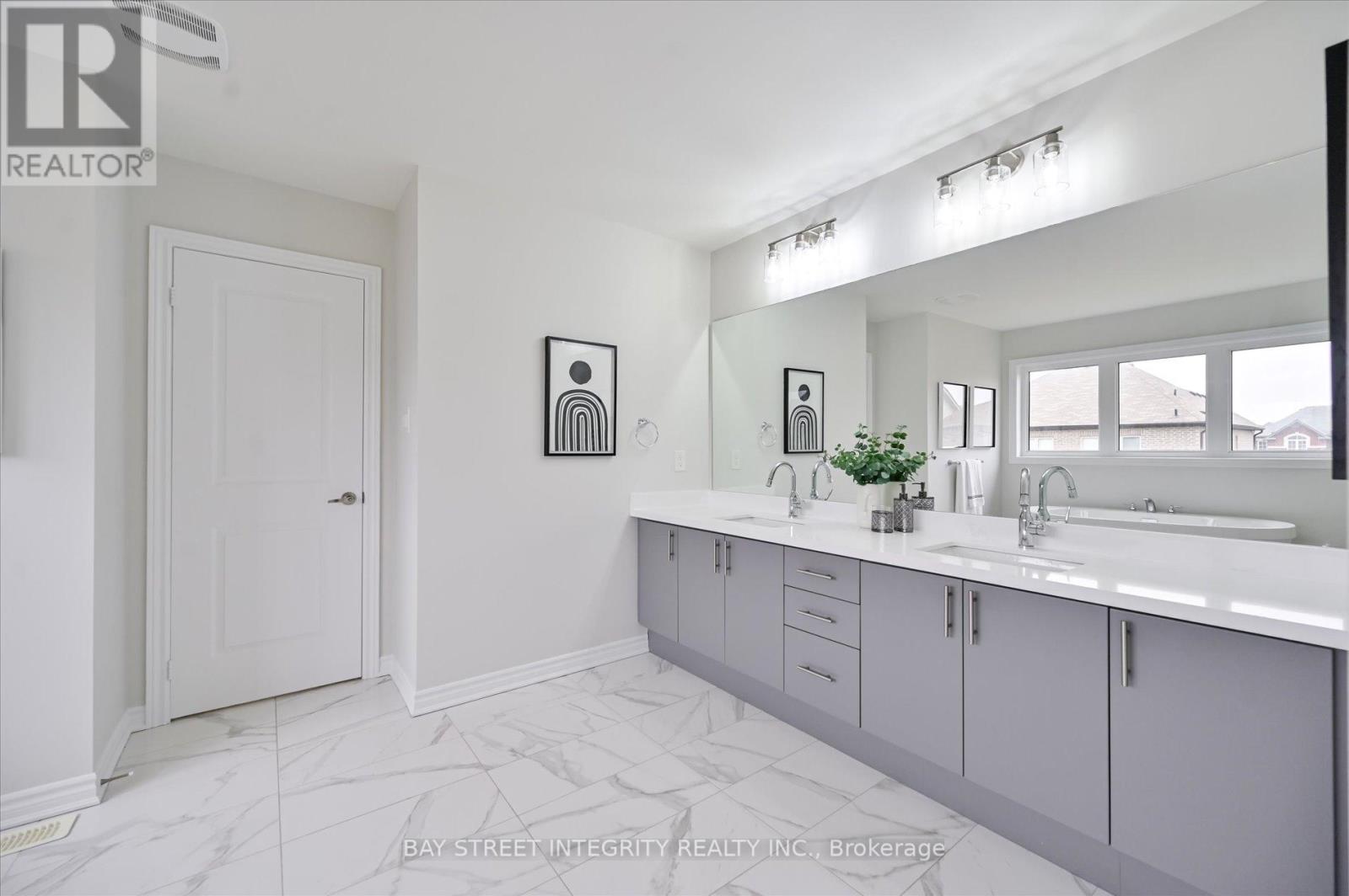 1726 Emberton Way, Innisfil, Ontario  L9S 0A8 - Photo 34 - N13009322