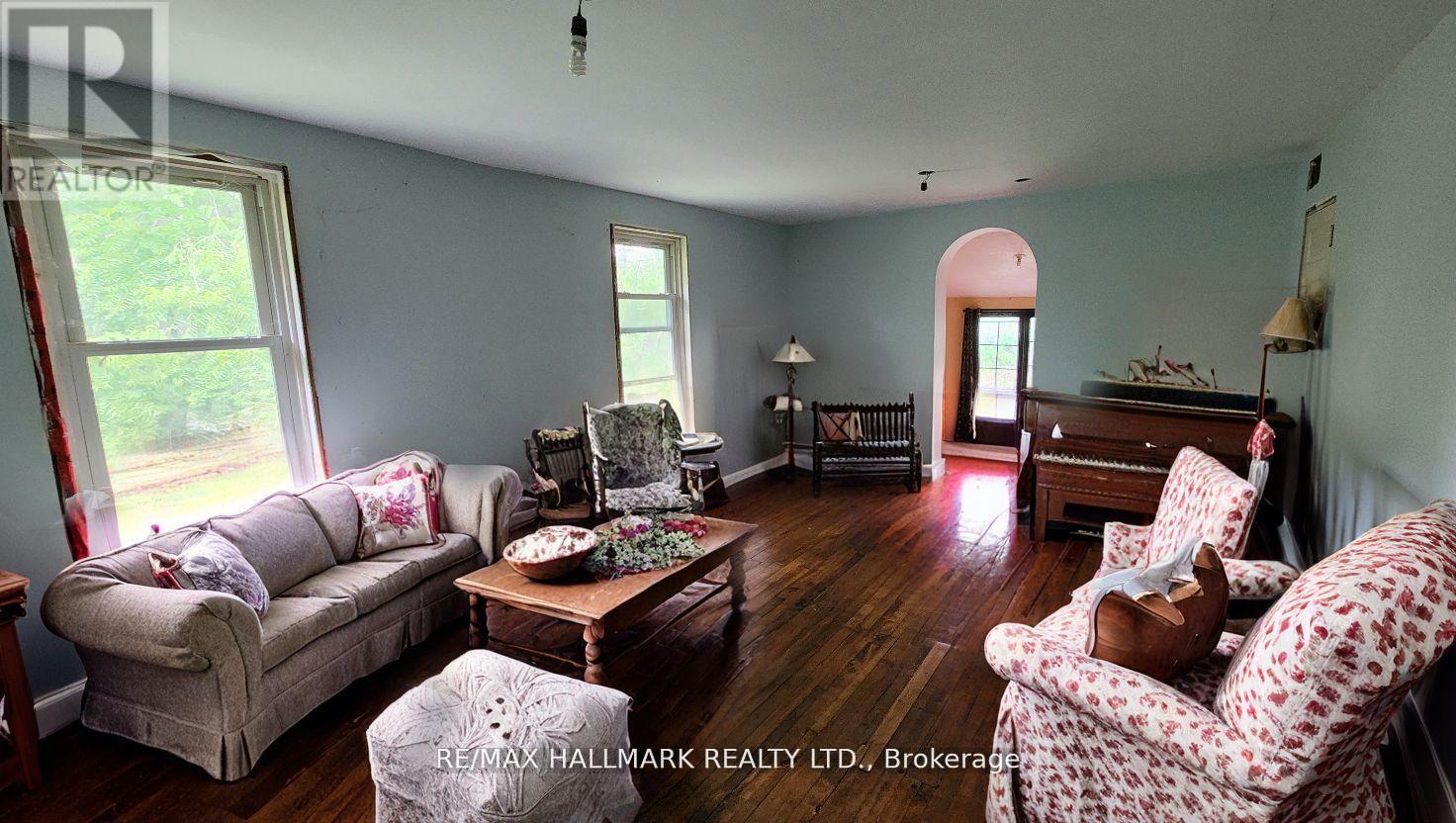 26 Lakeshore Road W, Oro-Medonte, Ontario  L0L 2E0 - Photo 14 - S13009302