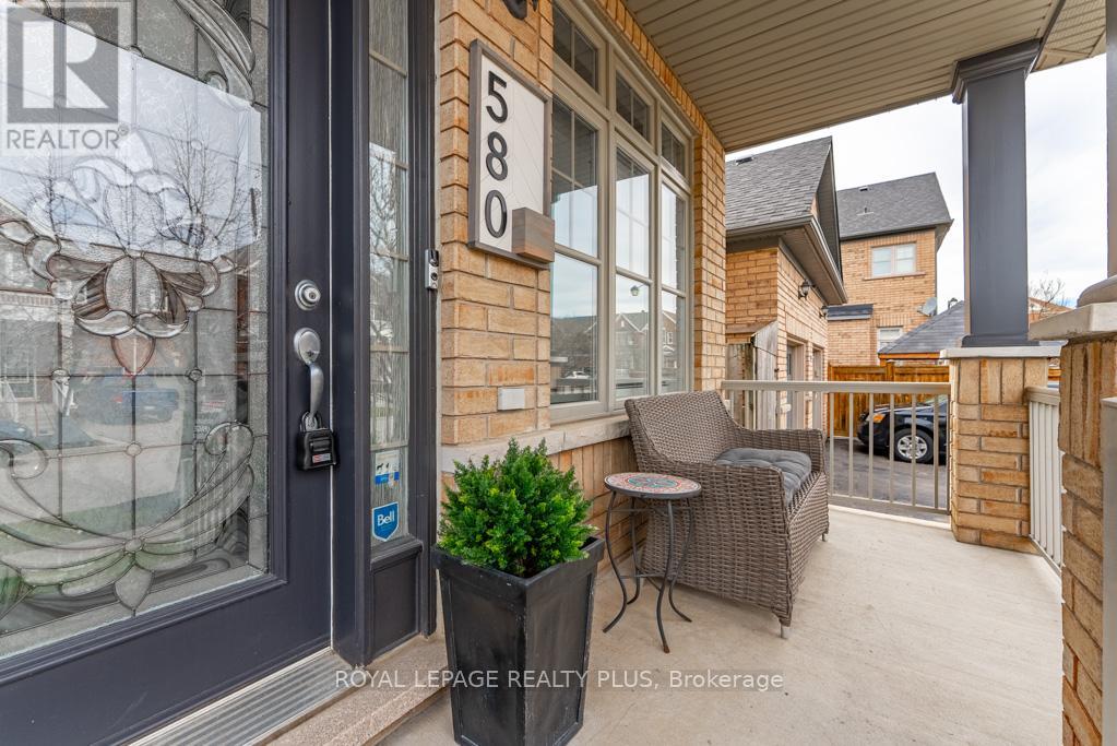 580 Holland Heights, Milton, Ontario  L9T 0V9 - Photo 4 - W13009242