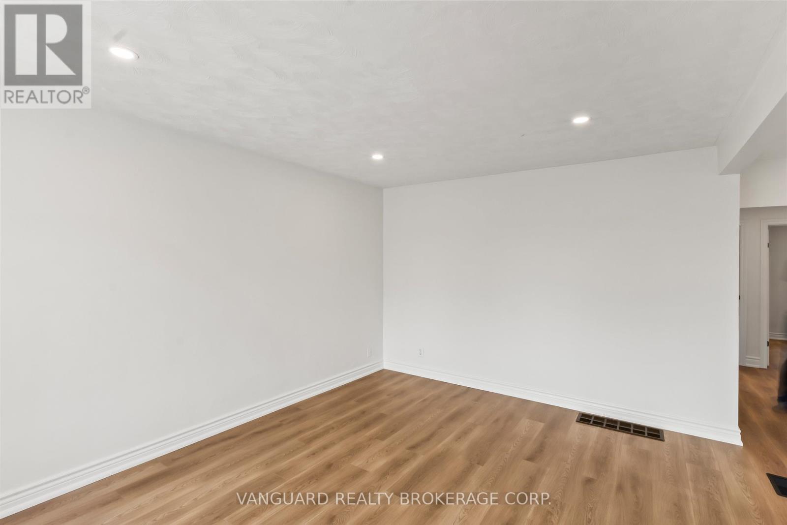 69 Joyce Parkway, Toronto (Yorkdale-Glen Park), Ontario  M6B 2T3 - Photo 13 - W13009308