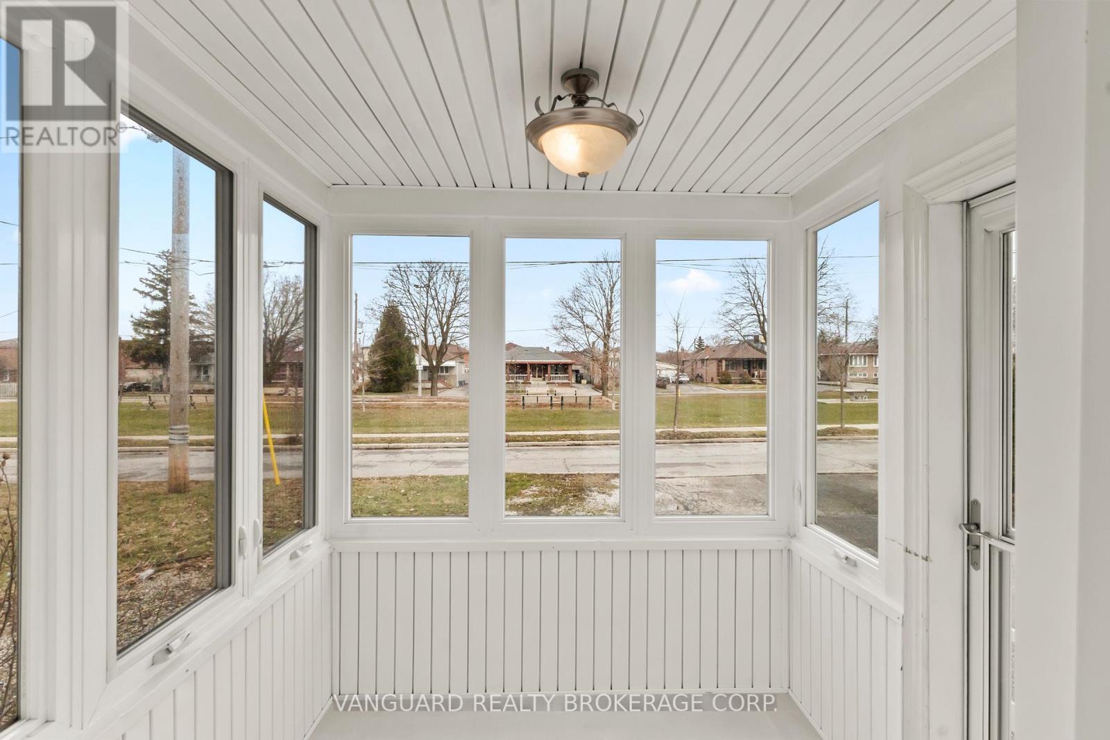 69 Joyce Parkway, Toronto (Yorkdale-Glen Park), Ontario  M6B 2T3 - Photo 2 - W13009308