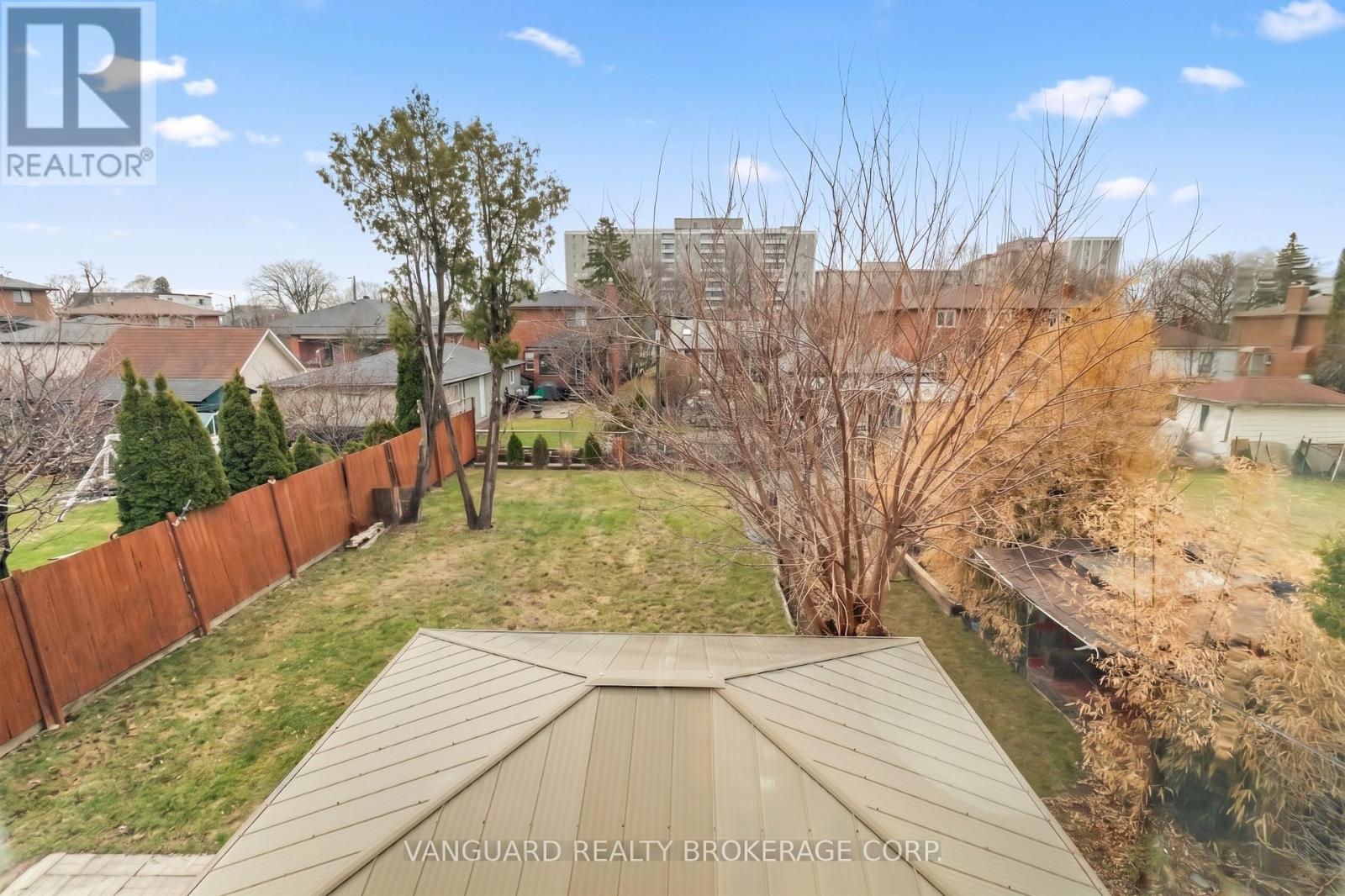69 Joyce Parkway, Toronto (Yorkdale-Glen Park), Ontario  M6B 2T3 - Photo 39 - W13009308