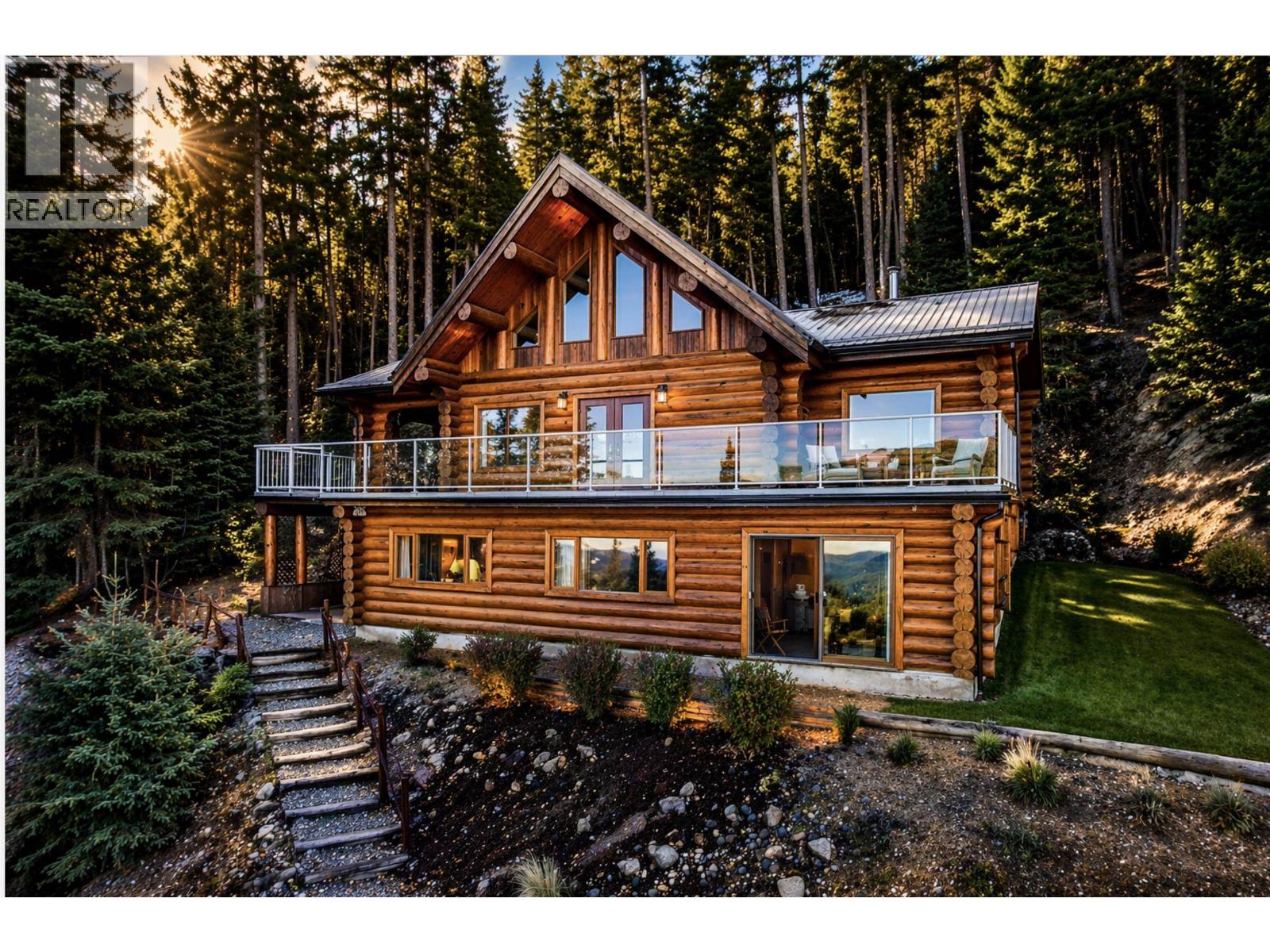 5278 KALLUM DRIVE, 108 Mile Ranch, British Columbia