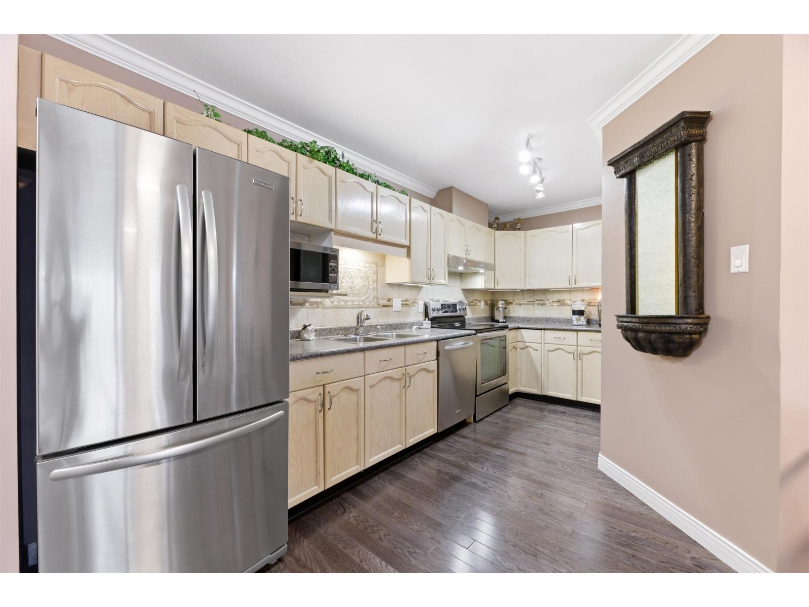 302 33165 Old Yale Road, Abbotsford, British Columbia  V2S 2J4 - Photo 6 - R3112193