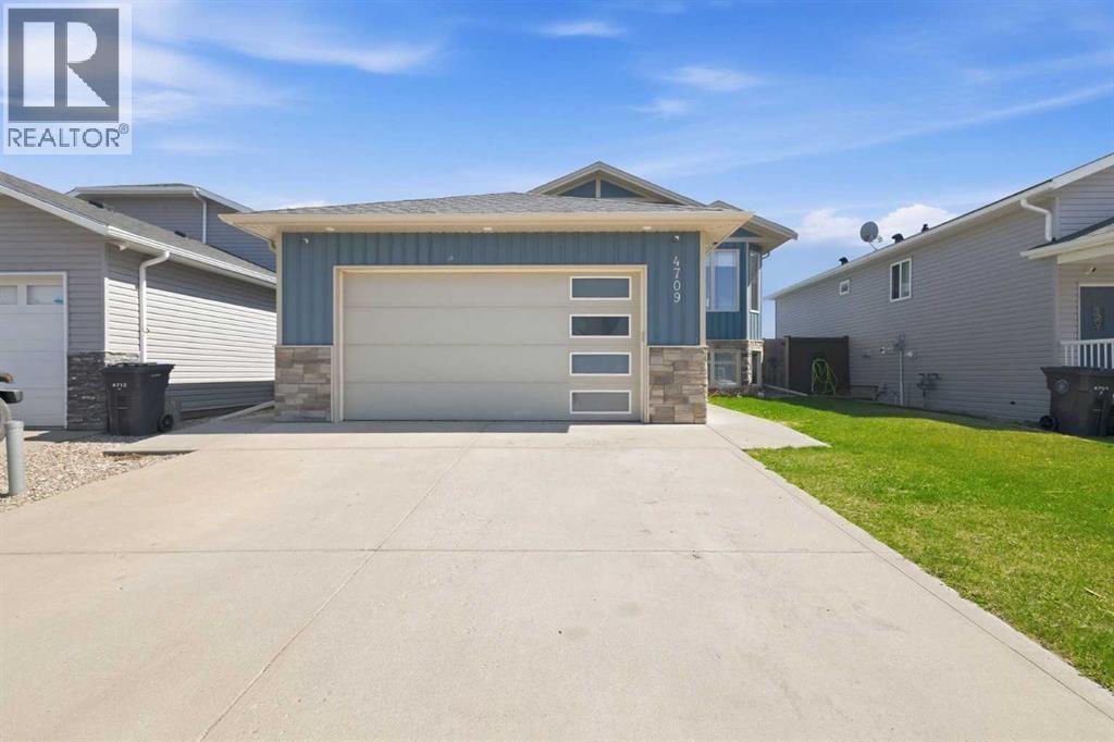 4709 7 Street, Coalhurst, Alberta  T0L 0V0 - Photo 1 - A2302492