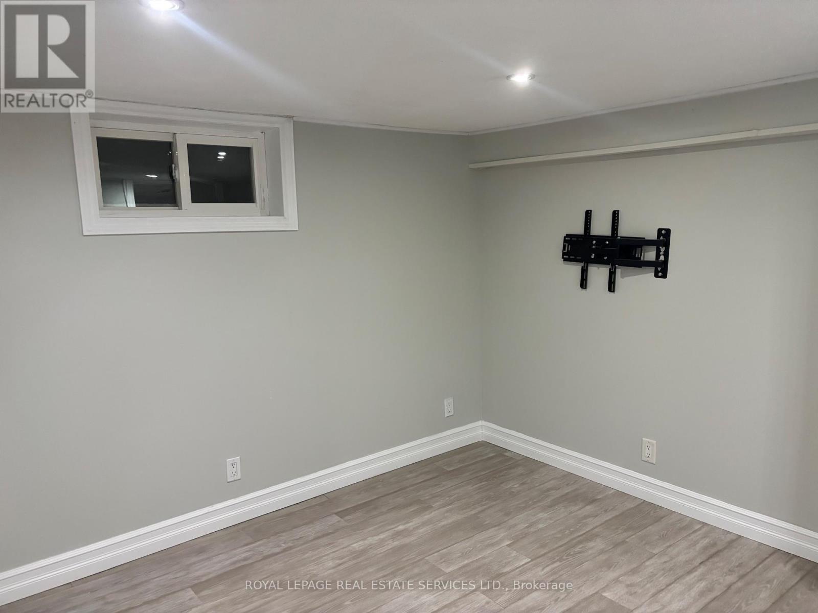 6 Sussex Avenue, Brantford, Ontario  N3R 2G6 - Photo 11 - X13009262