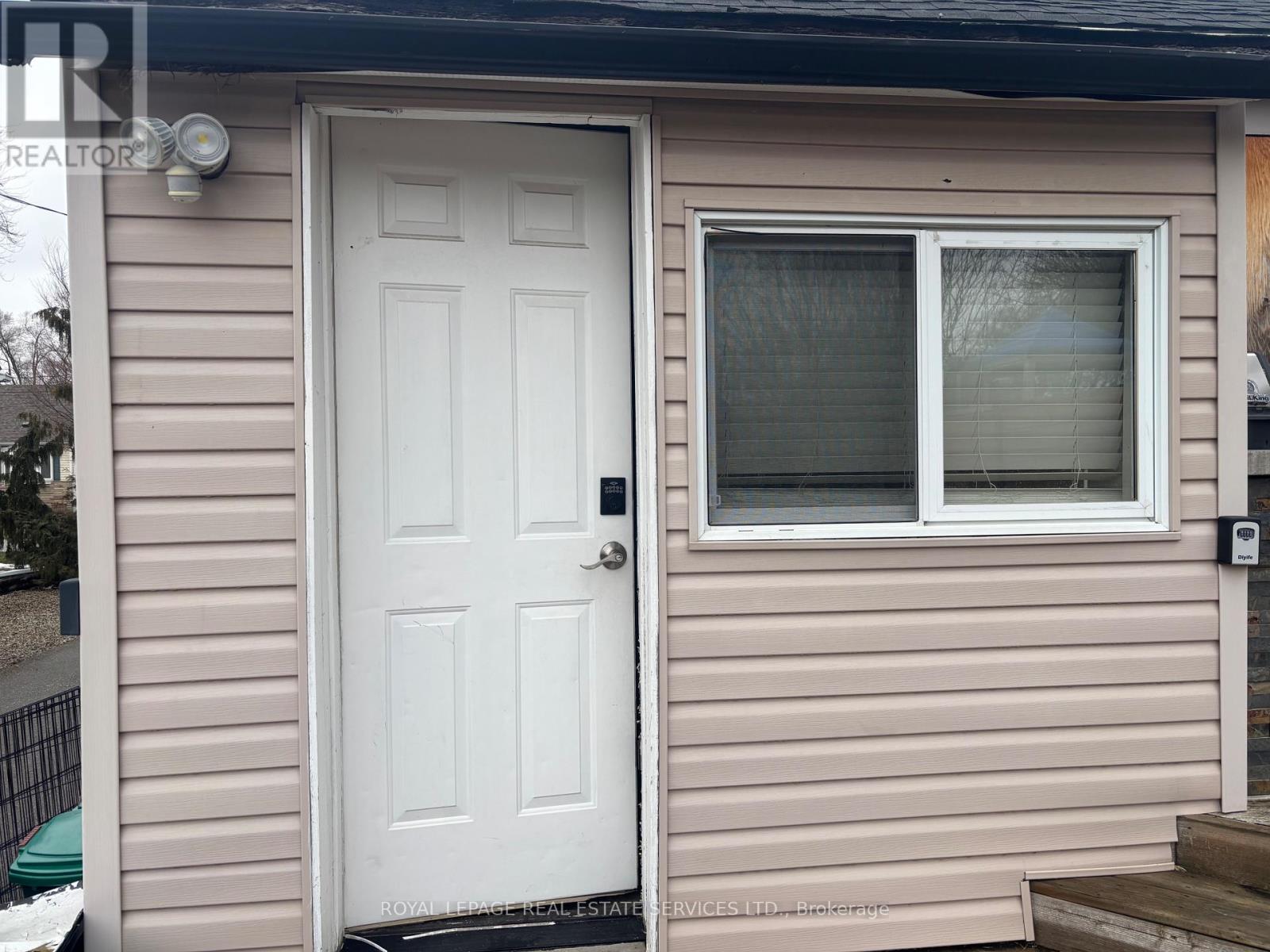 6 Sussex Avenue, Brantford, Ontario  N3R 2G6 - Photo 3 - X13009262