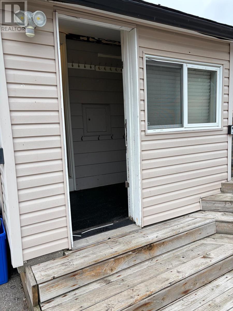 6 Sussex Avenue, Brantford, Ontario  N3R 2G6 - Photo 4 - X13009262