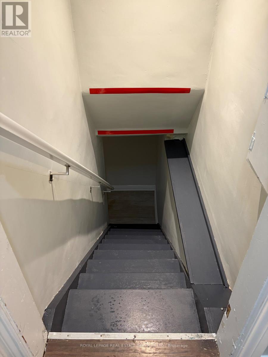 6 Sussex Avenue, Brantford, Ontario  N3R 2G6 - Photo 7 - X13009262