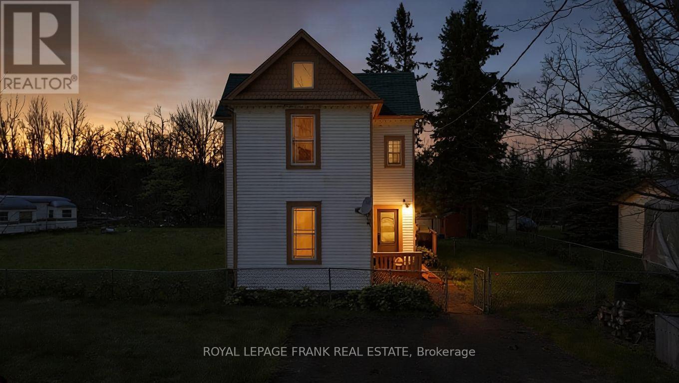 20 RICHMOND STREET W, Kawartha Lakes, Ontario